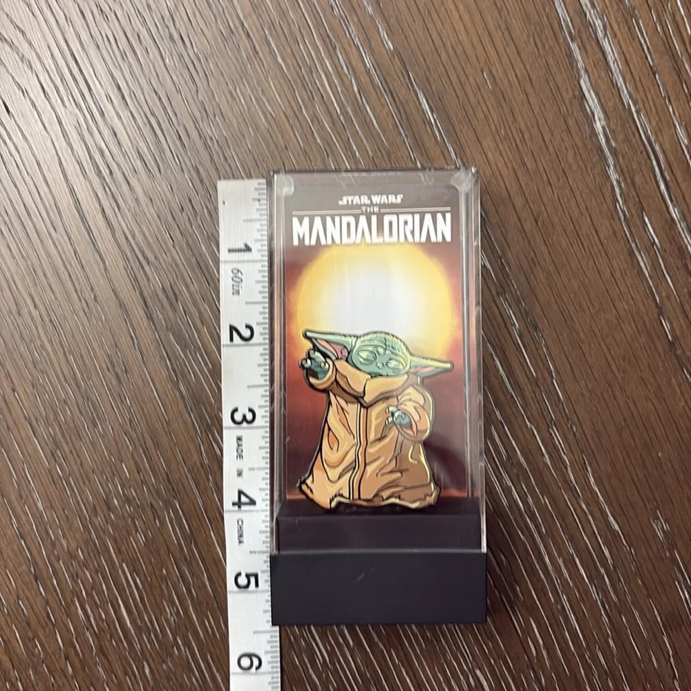 Star War The Mandarlorian FigPin The Child #577